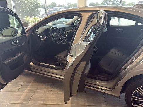 Used 2020 Volvo S60 T5 Inscription FWD image 13