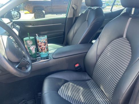 Used 2023 Toyota Camry SE image 5