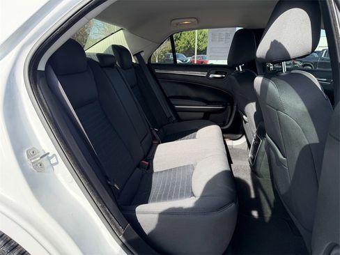 Used 2022 Chrysler 300 Touring w/ Sport Appearance Package image 11