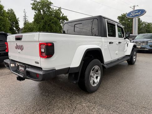Used 2020 Jeep Gladiator Overland AWD/4WD image 5