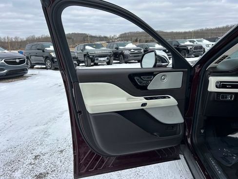 Used 2022 Lincoln Aviator Black Label Grand Touring image 31