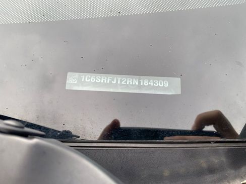 Used 2024 RAM 1500 Laramie image 15