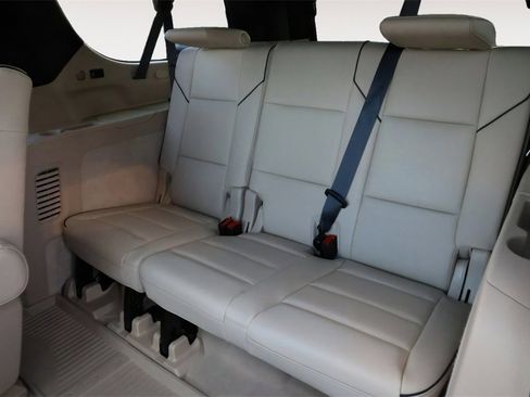 Used 2024 Cadillac Escalade ESV Premium Luxury image 23