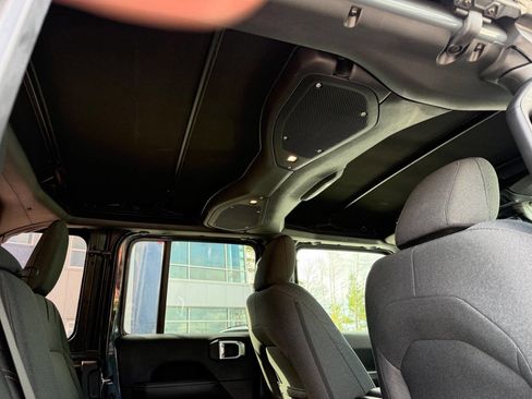 Used 2024 Jeep Wrangler Unlimited Sahara image 18