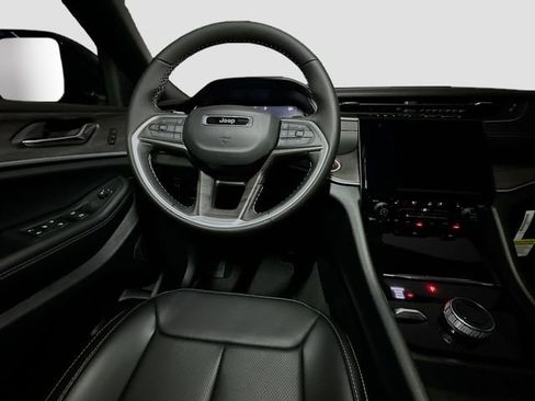 New 2025 Jeep Grand Cherokee Limited w/ Luxury Tech Group II image 27