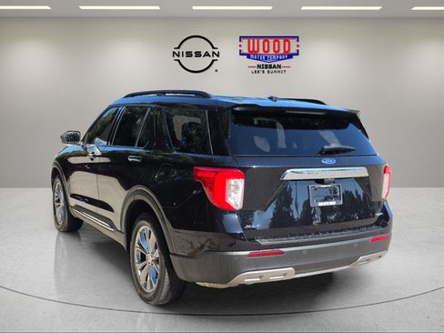 Used 2020 Ford Explorer XLT w/ Equipment Group 202A AWD/4WD image 4
