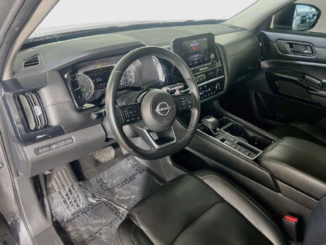 Used 2023 Nissan Pathfinder SV FWD image 11