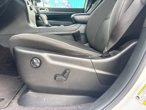 Used 2018 Jeep Grand Cherokee Laredo AWD/4WD image 10
