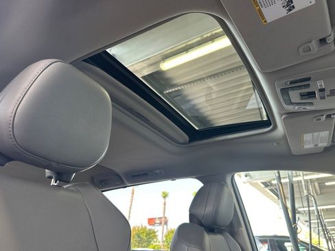 Certified 2021 Toyota Sienna XLE FWD image 17