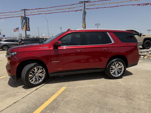 Used 2021 Chevrolet Tahoe High Country w/ Premium Package RWD image 13