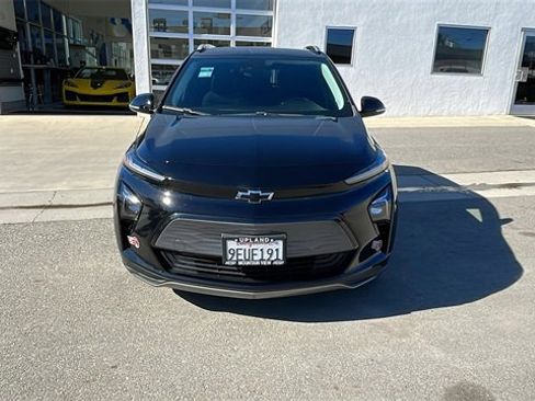 Used 2023 Chevrolet Bolt EUV LT w/ Comfort Package image 8