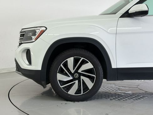 Used 2025 Volkswagen Atlas SE FWD image 23