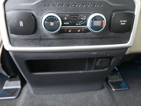 Used 2024 Ford Expedition Limited AWD/4WD image 20