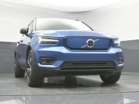 Used 2021 Volvo XC40 P8 Recharge w/ Advanced Package image 35