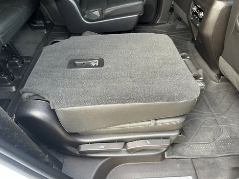 Used 2021 Chevrolet Tahoe LT image 27