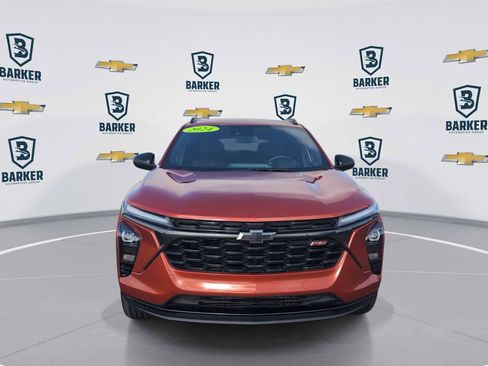 Used 2024 Chevrolet Trax RS w/ Driver Confidence Package FWD image 3