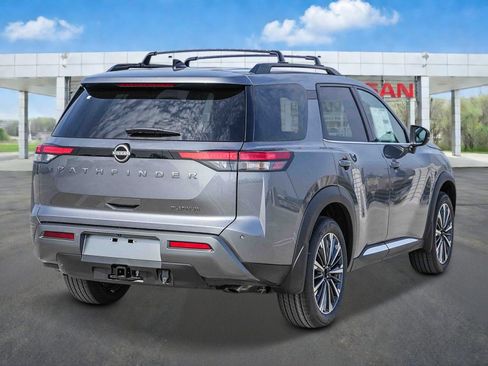 New 2026 Nissan Pathfinder Platinum FWD image 4