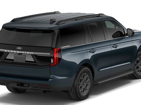 New 2026 Ford Expedition Active image 3