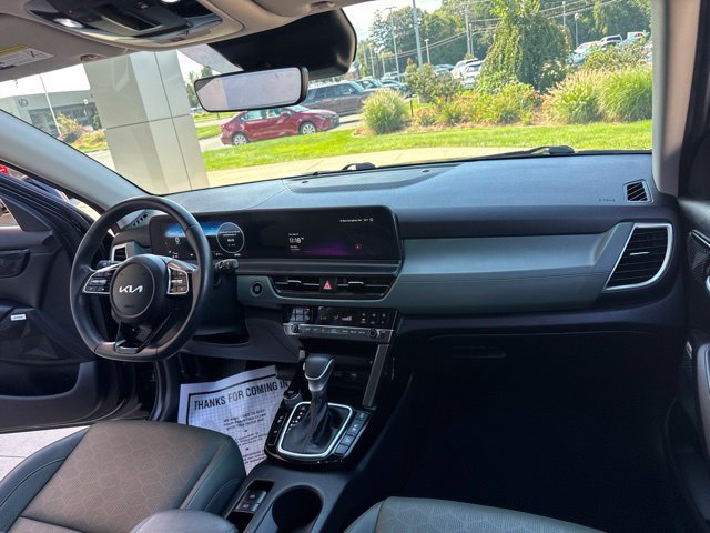 Used 2024 Kia Seltos SX w/ SX Sunroof Package AWD/4WD image 35