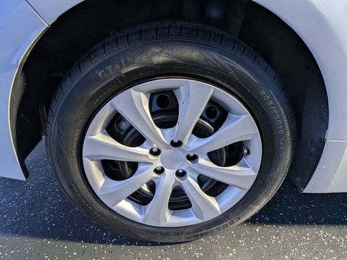 Used 2020 Toyota Corolla LE FWD image 13