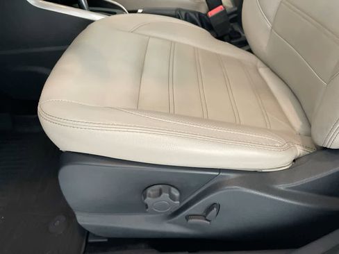 Used 2018 Ford EcoSport Titanium w/ Titanium Cold Weather Package AWD/4WD image 12