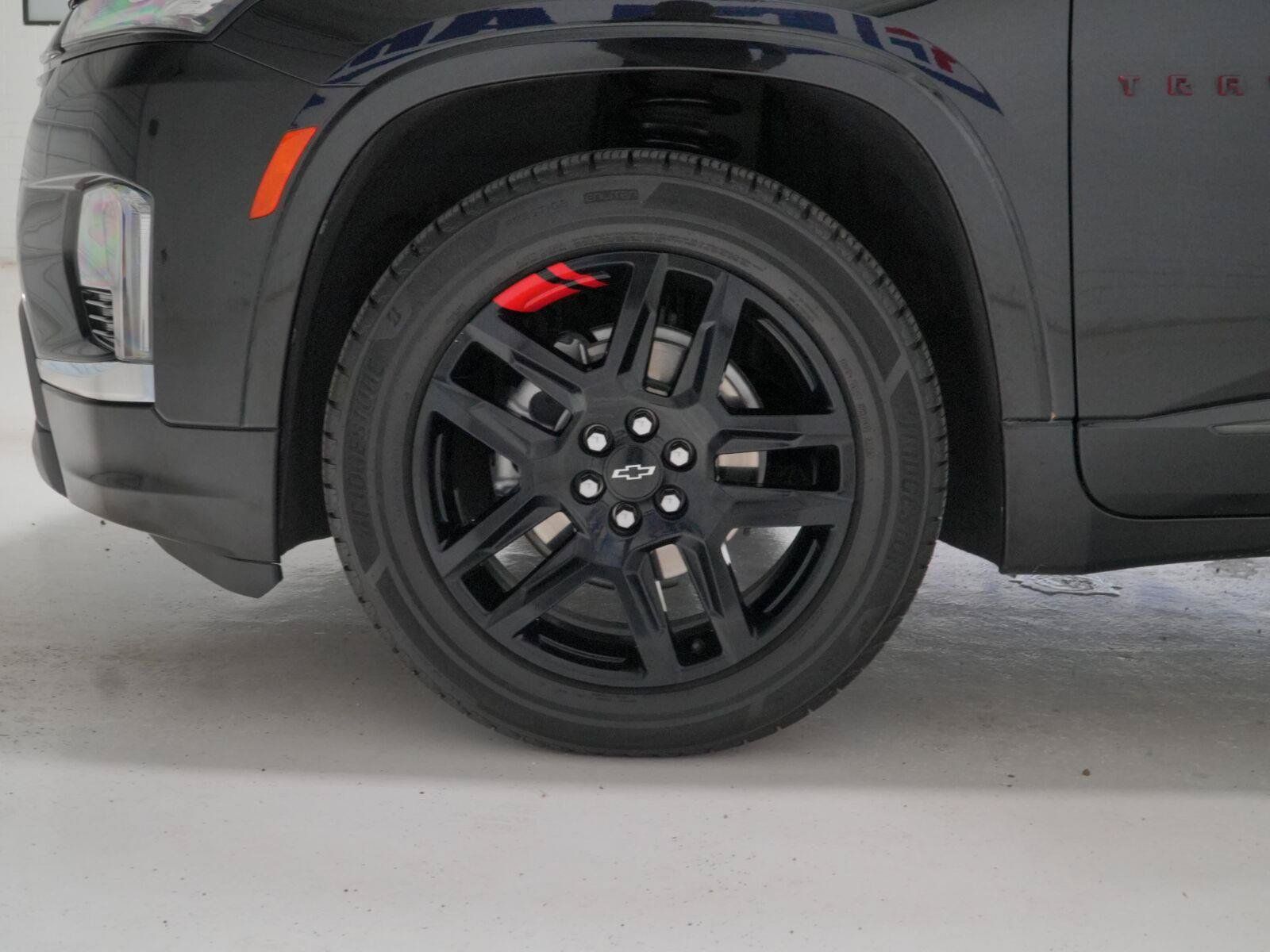 Used 2023 Chevrolet Traverse Premier w/ Redline Edition FWD image 11