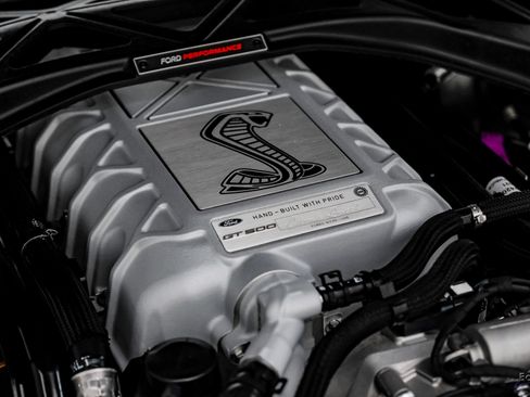 Used 2021 Ford Mustang Shelby GT500 w/ Carbon Fiber Track Pack image 95