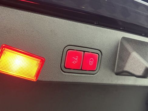 Used 2016 Mercedes-Benz SL 400 image 26