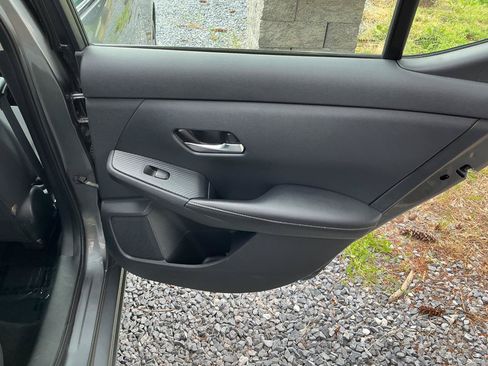 Used 2022 Nissan Sentra SV FWD image 18