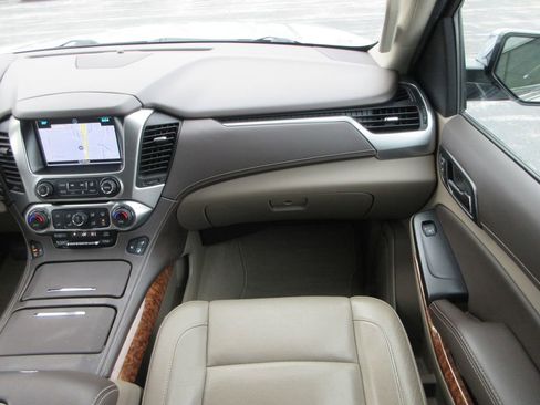 Used 2020 Chevrolet Suburban Premier w/ 6.2L Performance Package image 18