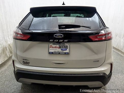 Used 2023 Ford Edge SEL w/ Convenience Package image 6