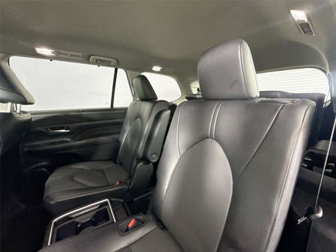 Certified 2025 Toyota Grand Highlander AWD image 31