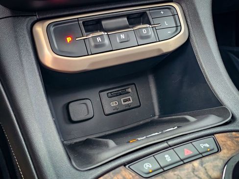 Used 2020 GMC Acadia Denali w/ Trailering Package image 30