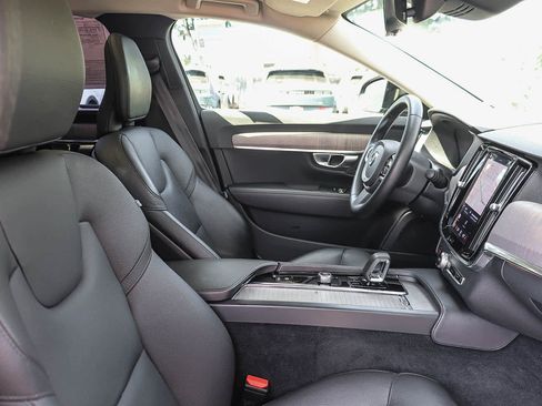 Used 2023 Volvo S90 B6 Plus AWD/4WD image 19