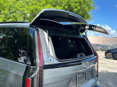 Used 2023 Cadillac Escalade Sport Platinum w/ LPO, ONYX Package AWD/4WD image 40