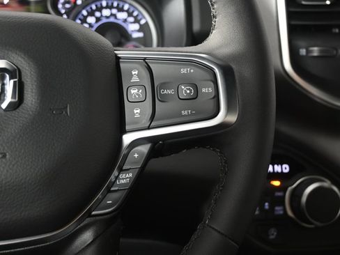 Used 2025 RAM 1500 Big Horn AWD/4WD image 34