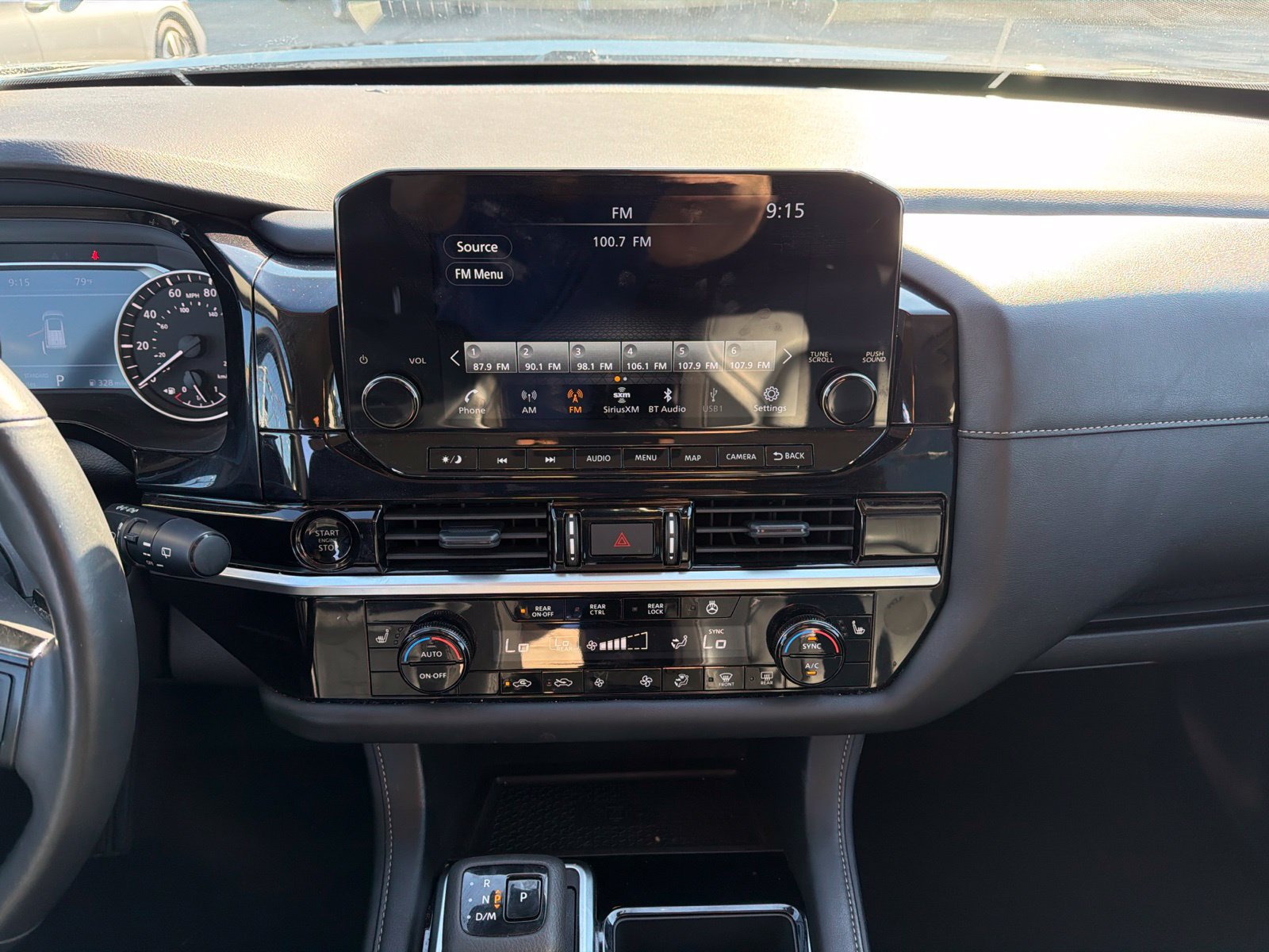 Used 2025 Nissan Pathfinder SL FWD image 10
