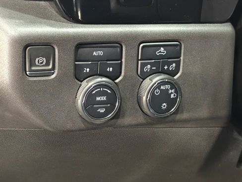 Used 2022 Chevrolet Silverado 1500 LT w/ Max Trailering Package image 9