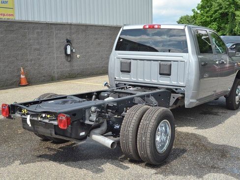 New 2024 RAM 3500 Tradesman w/ Chrome Appearance Group image 8