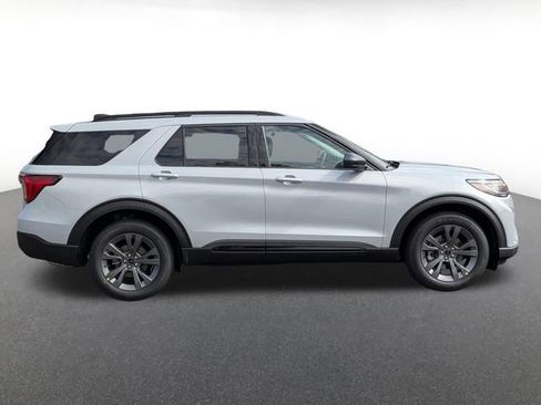 New 2026 Ford Explorer Active w/ Active Comfort Package AWD/4WD image 2