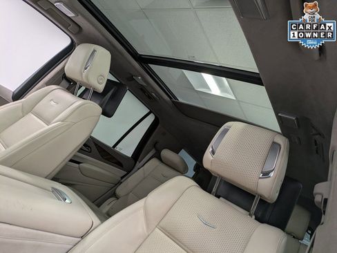 Used 2022 Cadillac Escalade Premium Luxury Platinum image 19