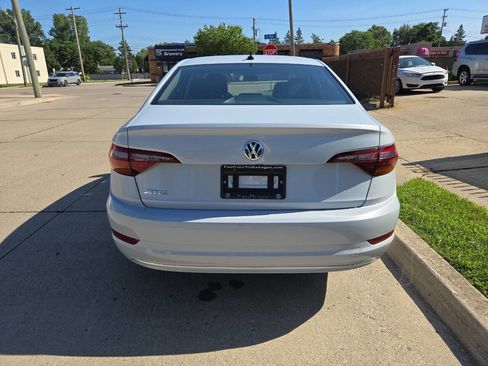 Used 2019 Volkswagen Jetta S image 14