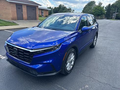 Used 2024 Honda CR-V EX-L image 3