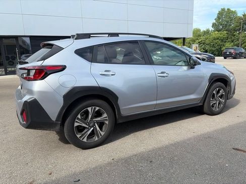 Used 2024 Subaru Crosstrek 2.0i Premium AWD/4WD image 3
