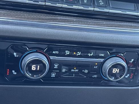 Used 2024 Chevrolet Silverado 2500 LT image 36