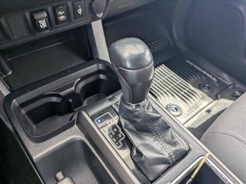 Used 2019 Toyota Tacoma TRD Sport AWD/4WD image 10