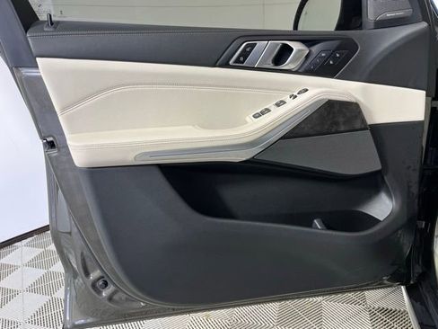 Used 2024 BMW X5 xDrive40i w/ Premium Package image 10
