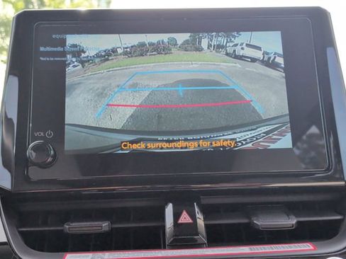 Used 2024 Toyota Corolla Cross LE FWD image 24