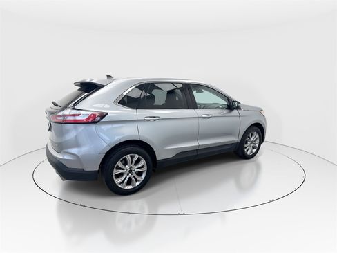 Used 2024 Ford Edge Titanium image 8