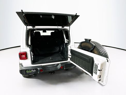 Used 2021 Jeep Wrangler Unlimited Sahara AWD/4WD image 28